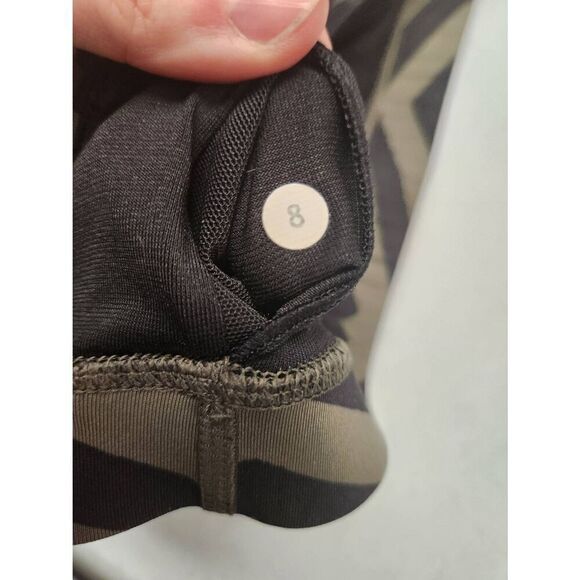 Lululemon Energy Bra Solid Black Luxtreme Crisscross Strappy Sz 8 - Picture 3 of 3